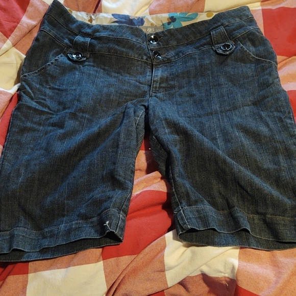 Boom Boom Jeans Denim - Bermuda Jean Shorts